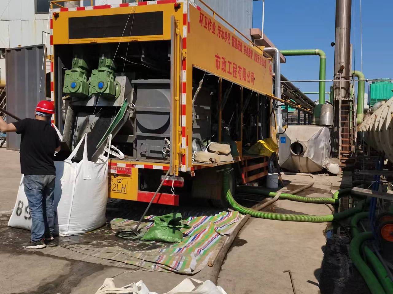 澄江淤泥压干处理